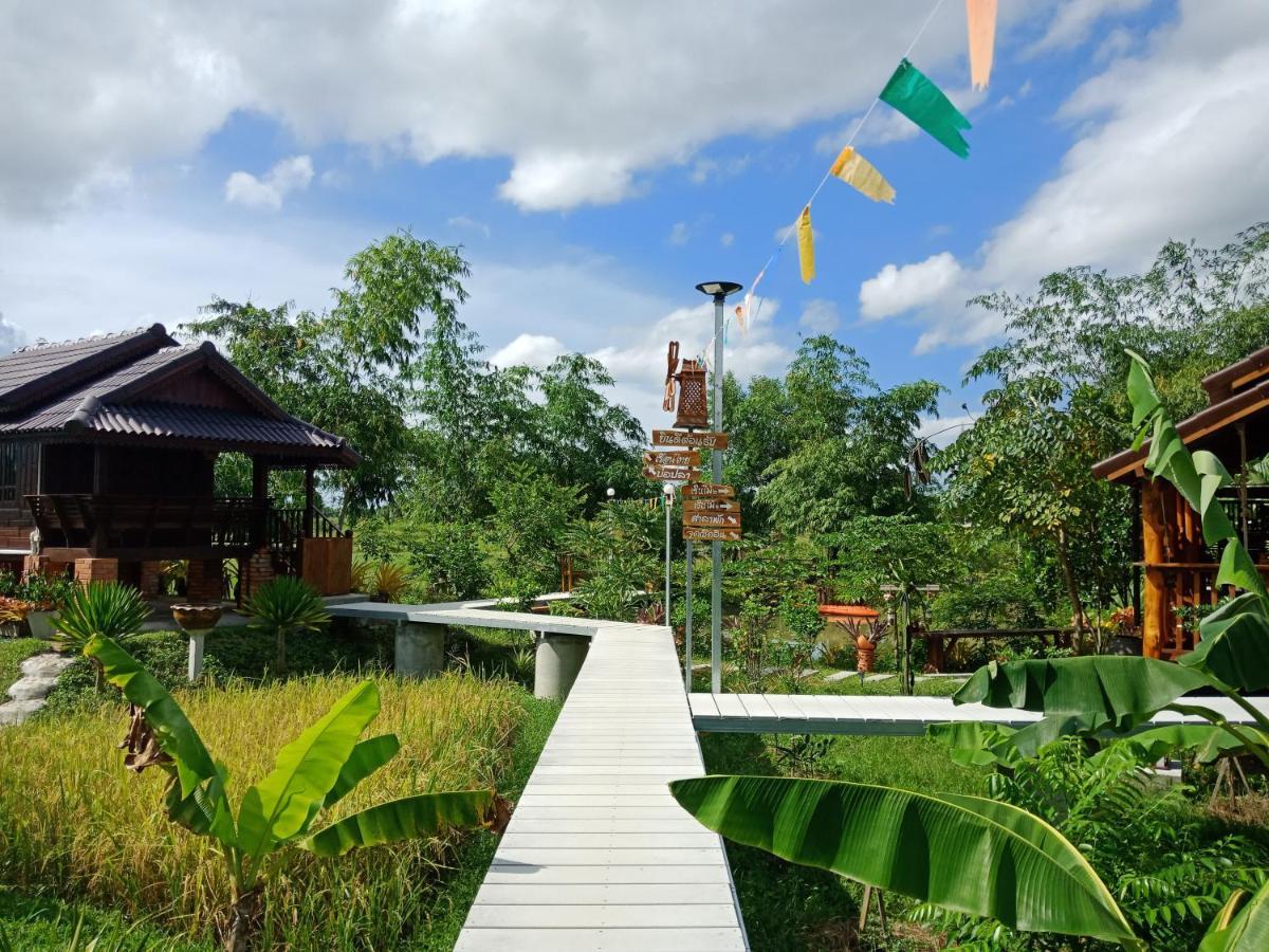 เรือนไทยใจสุขเอ๋ย Hotel Ban Bang Wa Luaran gambar