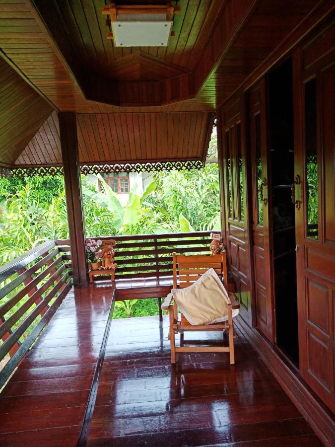 เรือนไทยใจสุขเอ๋ย Hotel Ban Bang Wa Luaran gambar