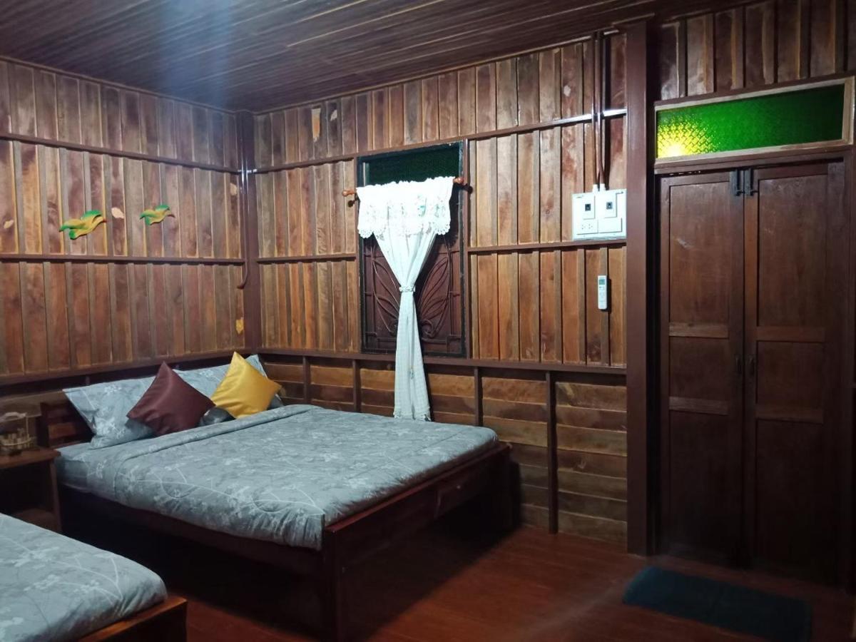 เรือนไทยใจสุขเอ๋ย Hotel Ban Bang Wa Luaran gambar