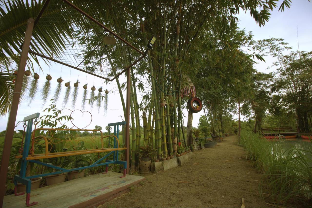 เรือนไทยใจสุขเอ๋ย Hotel Ban Bang Wa Luaran gambar