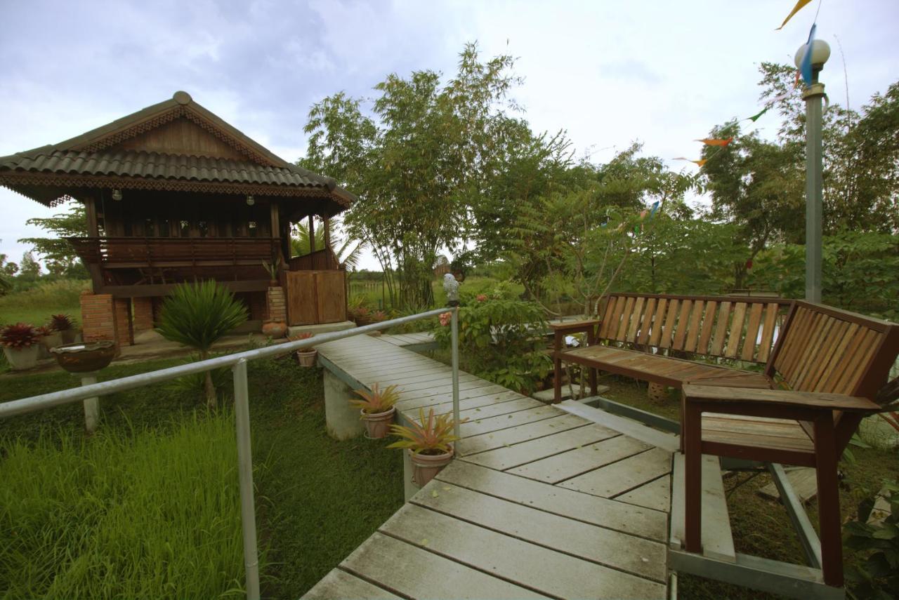 เรือนไทยใจสุขเอ๋ย Hotel Ban Bang Wa Luaran gambar